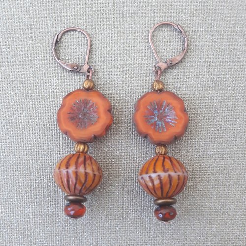 Boucles d'oreilles fleurs hawaïennes et perles citrouilles oranges en verre tchèque