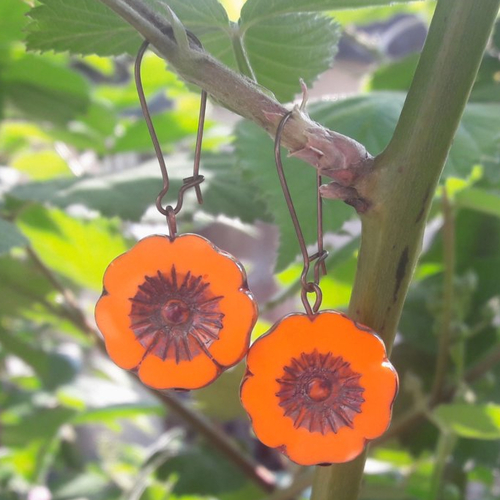 Boucles d'oreilles fleurs hawaïennes oranges clair en verre tchèque