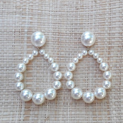 Boucles d'oreilles (petit modèle) créoles perles nacrée crème brillante - esprit vintage