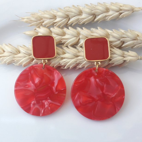 Boucles d'oreilles emilie - pendentif en acétate rouge et clou carré - esprit vintage
