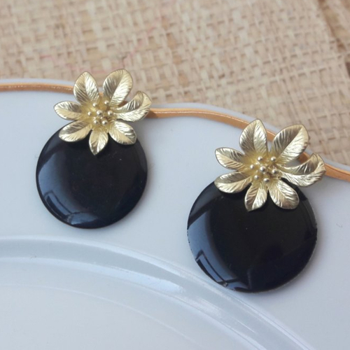 Boucles d'oreilles mini nina - sequin rond noir et clou fleur - esprit vintage