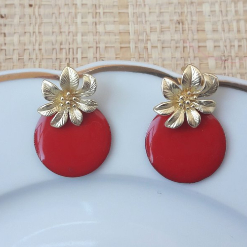 Boucles d'oreilles mini nina - sequin rond rouge et clou fleur - esprit vintage