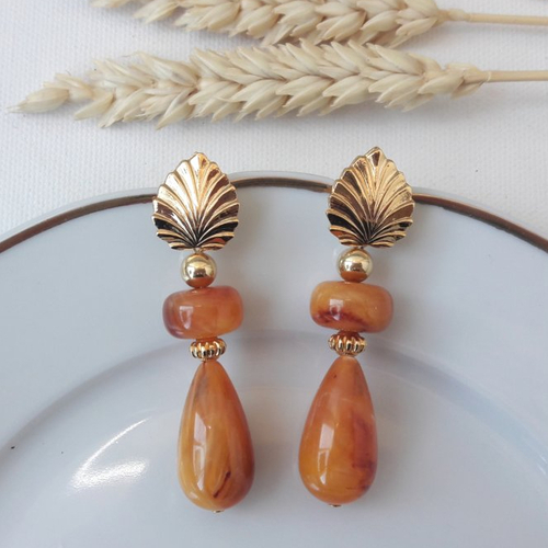 Boucles d'oreilles jenna - perles en résine ambre abricot marbré - esprit vintage