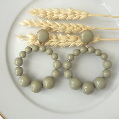 Boucles d'oreilles (modèle xl) créoles perles vert de gris en résine - esprit vintage