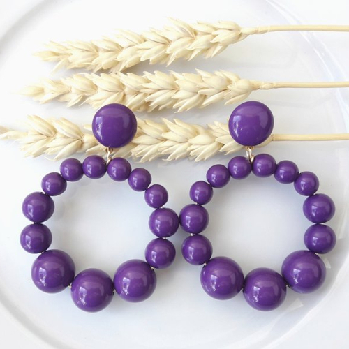 Boucles d'oreilles (modèle xl) créoles perles violettes en résine - esprit vintage