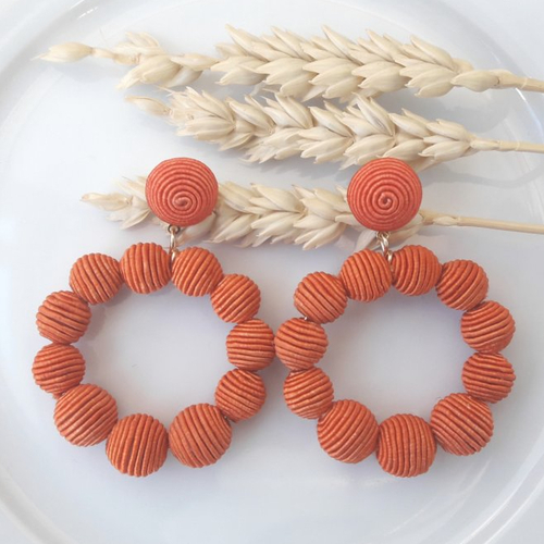 Boucles d'oreilles gabrielle (petit modèle) créoles perles fil coton orange foncé - esprit vintage