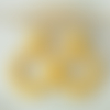 Boucles d'oreilles (petit modèle) créoles perles jaune d'or en résine - esprit vintage