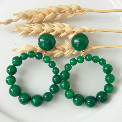 Boucles d'oreilles (modèle moyen) créoles perles vert foncé marbré en résine transparente - esprit vintage
