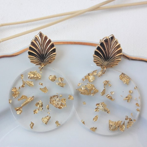 Boucles d'oreilles elsa - disque en acétate doré et clou feuille à l'or fin - esprit vintage