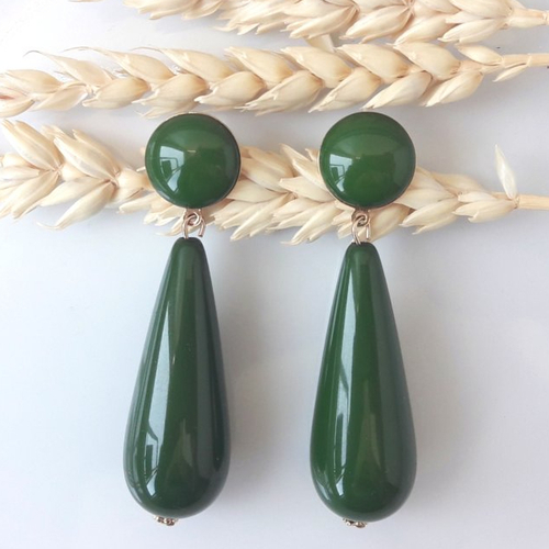 Boucles d'oreilles agate bis - gouttes vert foncé en résine - esprit vintage