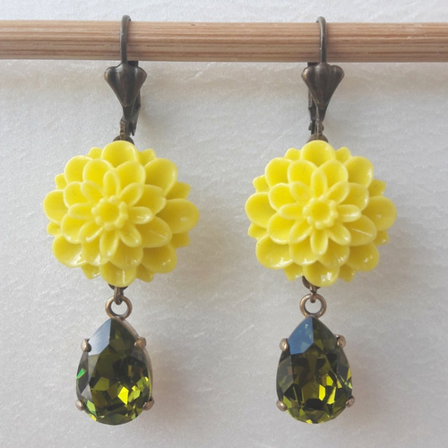 Boucles d'oreilles fleurs résine jaune goutte cristal swarovski kaki