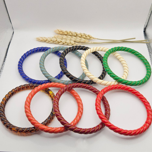 Bracelet josh - jonc torsadé en résine avec fil doré - esprit vintage