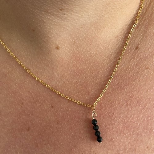 Collier en spinelle facetté et en acier