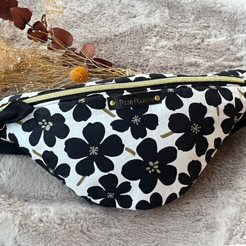 Sac banane fleuri noir et blanc - confection française