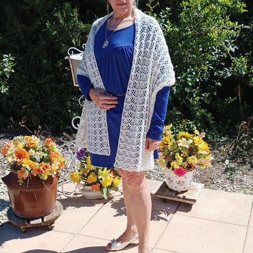 Étole mariage châle blanc jasmin crochet d'art accessoire cérémonie chic dentelle florale légère cadeau femme luxe