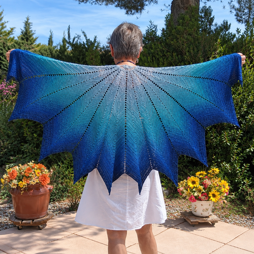 Châle étoilé abyssal star bleu dégradé & perles réalisation au crochet 140 cm accessoire luxe éclat stellaire cadeau