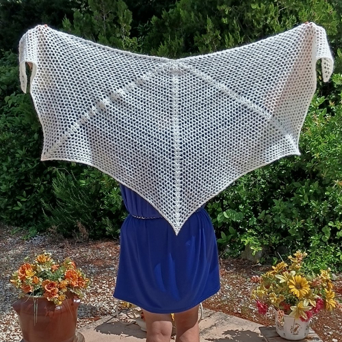 Châle mariage cielago étole dentelle mohair ivoire demi lune cadeau luxe crochet wedding wrap accessoire cérémonie douceur pièce unique