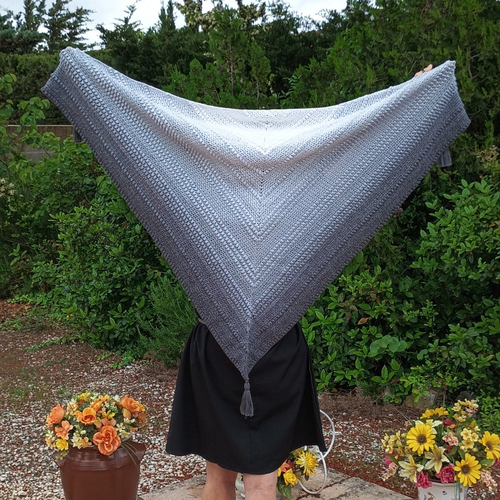 Châle étole mariage crochet dégradé gris blanc, accessoire élégant style boho chic, cérémonie soirée femme