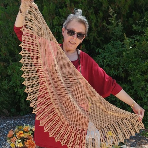 Châle en soie dorée pour mariage et fêtes, étole arrondie en dentelle au crochet avec perles