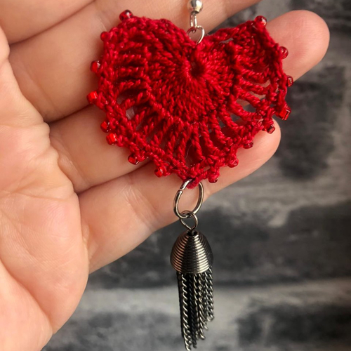 Boucles d'oreilles cœur passion micro crochet et perles de rocaille