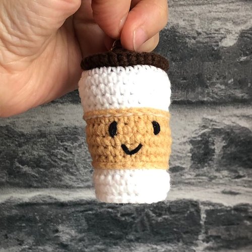 Porte clés gobelet café "take away" au crochet
