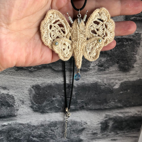 Collier papillon