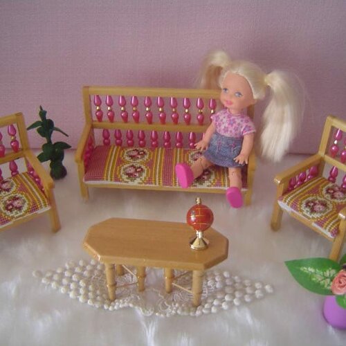 Canapé et fauteuils brodés au point de croix - salon complet shelly soeur de barbie - fait main - ooak pièce unique
