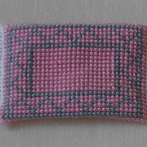 Tapis accessoire maison de poupée rose et lilas  - échelle 1:12 - barbie ou shelly - fait main