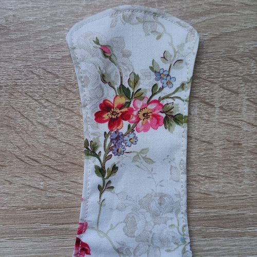 Protège-slip lavable sans ailette - fleurs shabby - fait main