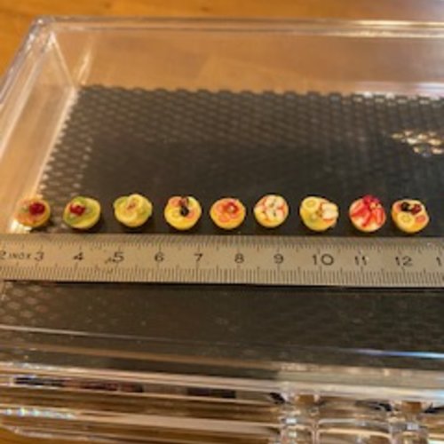 Mini tartelette aux fruits -nourriture miniature à l'échelle 1/12ème et maison de poupée