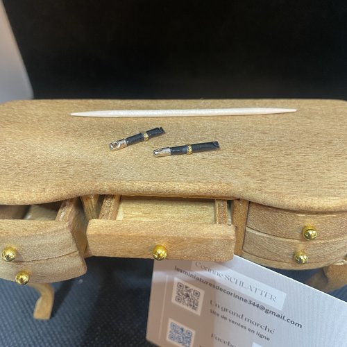 Mini tube miniature de maquillage fait main - maison de poupée