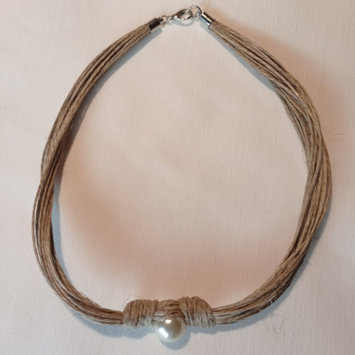 Collier "pleine lune" fin en lin naturel et perle blanche nacrée