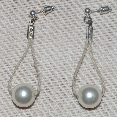 Boucles d'oreilles 1 perle blanche