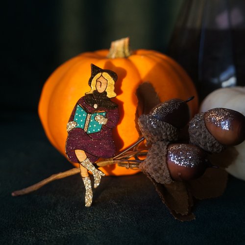 Broche sorcière