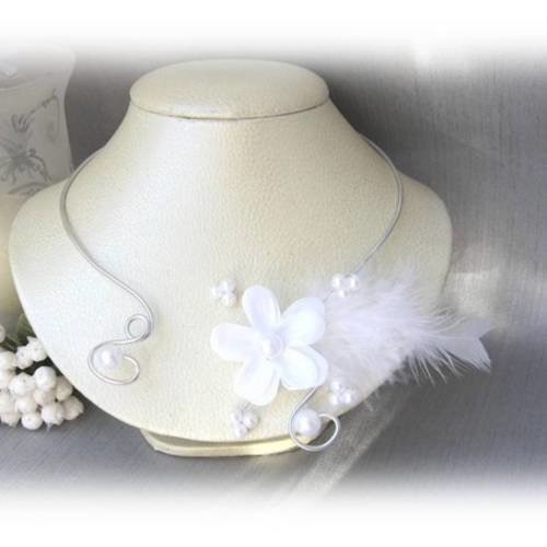 Collier mariage blanc à fleur et plume scarlett 