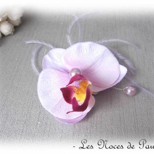 Boutonnière mariage orchidée parme et blanc carla plumes v2a 