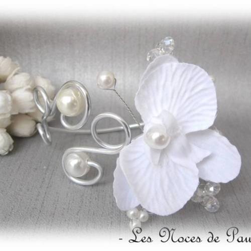 Bracelet blanc et cristal orchidée anaïs,  'les volutes'  a 