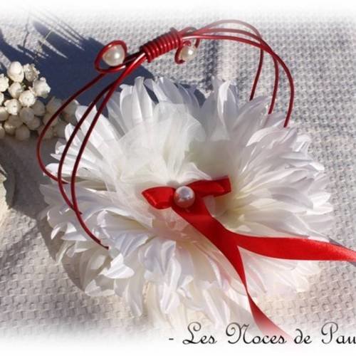 Porte alliances ivoire et rouge à grande fleur anneaux mariage "volutes" b 