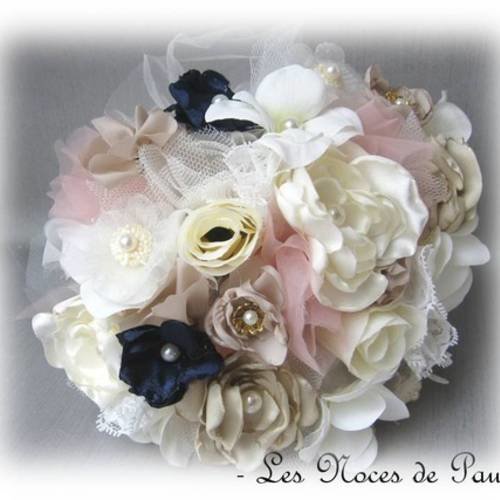 Bouquet de mariée ivoire, rose poudré et marine eternel 