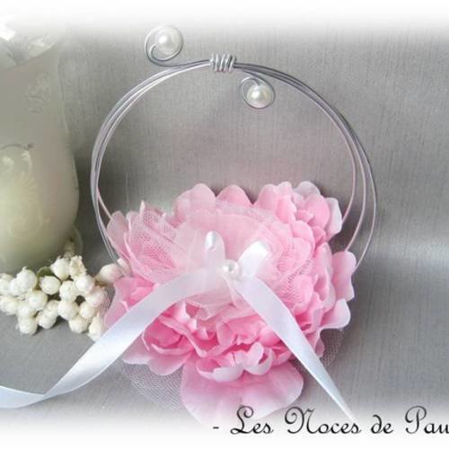Porte alliances rose et blanc à grande fleur pivoine anneaux mariage 