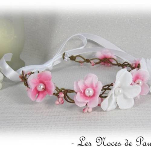 Couronne de fleurs mariage rose et blanc asymétrique 