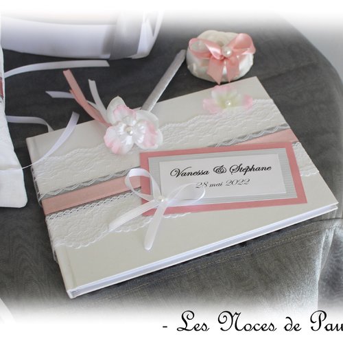Livre d'or mariage rose et gris dentelle et son stylo, version rose poudré