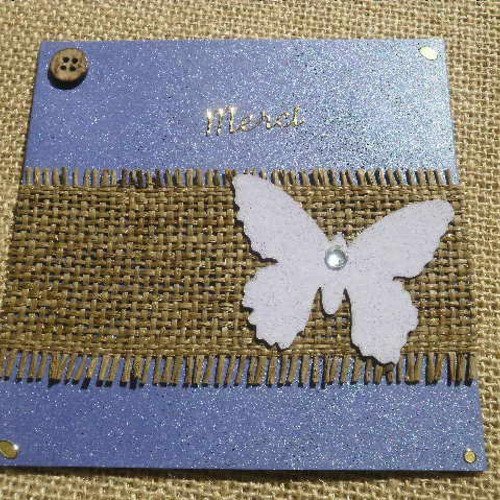 Carte carrée double , coloris violet  , message "merci"  , décors papillon + enveloppe assortie