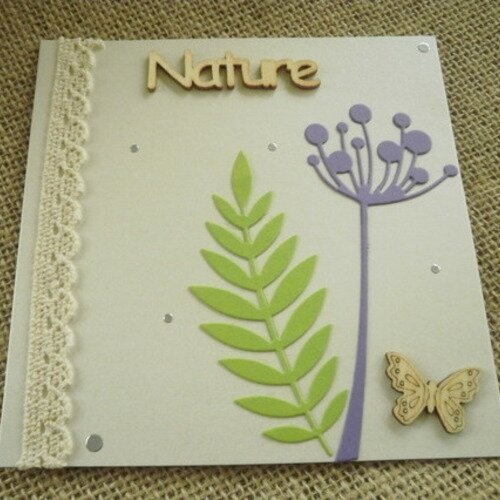 Carte carrée double , couleur  blanc grisé , message "nature"  , décors fleurs  + enveloppe assortie