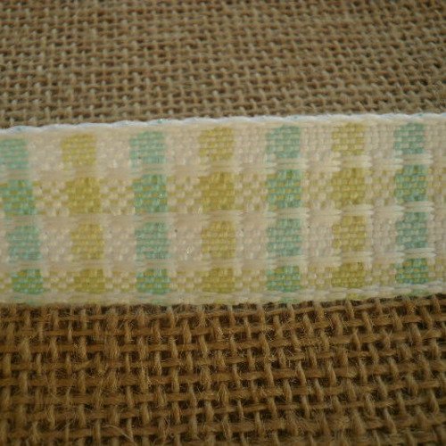 Ruban écossais en coton et acrylique   , coloris blanc  et vert  , largeur 2,5 cm