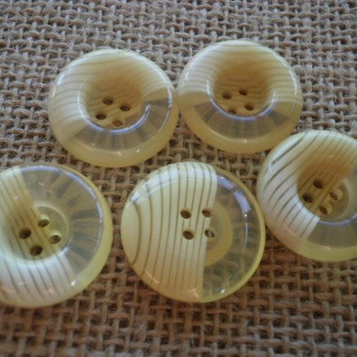 Lot de 5 boutons  ronds  à quatre trous , en plastique  , coloris écru et transparent , diamètre  23 mm