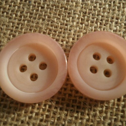 Lot de  2 boutons  ronds en plastique  , coloris  rose ,  diamètre  28 mm