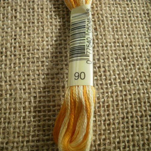 Echevette de fil mouliné  25 en coton  dmc ,  coloris 90 jaune orange  changeant changeant