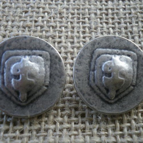 Lot de deux boutons ronds en métal argenté vieilli  , diamètre 23 mm