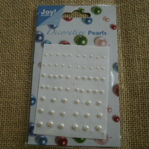 Plaque de 70 demi perles nacrées en plastique , coloris blanc , différentes tailles